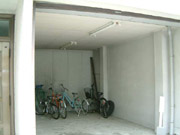 ���z �{�H�O