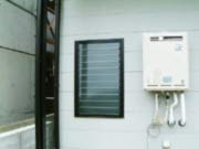 �h�Ƃɖʊi�q �{�H�O